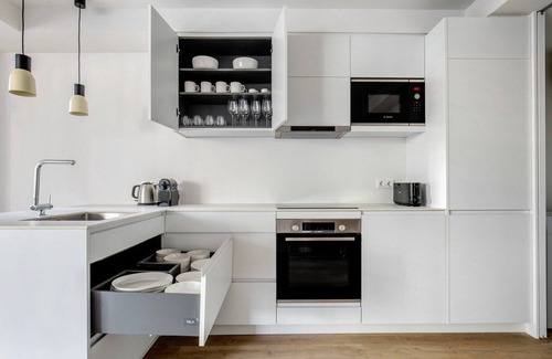 Sarria Apartment | Cool Sarrià 3BR w/Doorman, Newly Renovated, by Blueground