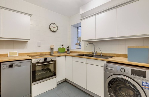 The City of London Apartment | Cool stay in the historic City of London, 10mins from Covent Garden