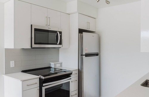 University District Apartment | Cool U District 1BR w/Gym, BBQ, W/D & Rooftop