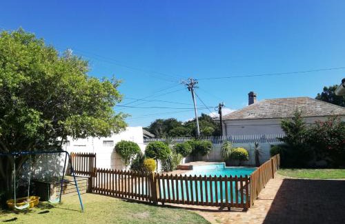 Pinelands Ski Chalet | Coons Cove