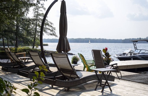 Muskoka Lakes Cottage | Cooper Bay Lakeside Escape – 322ft frontage, quiet, stunning west views!