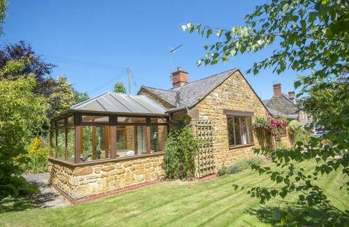 Upper Brailes House | Copperstones, is in quiet idyllic location amid rolling hills in the Cotswolds