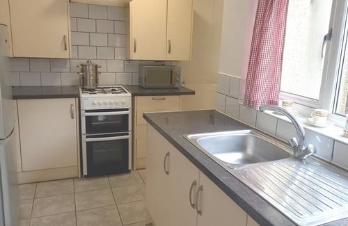 Woodhorn Cottage | Coquet Nest, Cosy 2 Bedroom Apartment Amble town centre
