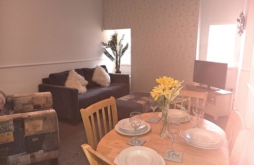 Woodhorn Cottage | Coquet Nest, Cosy 2 Bedroom Apartment Amble town centre