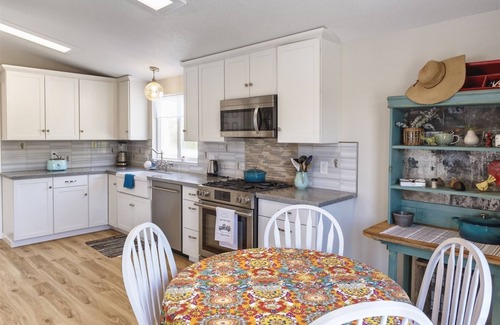 Fort Bragg House | Coracao do Mar has a BRAND NEW hot tub for the perfect coastal getaway!
