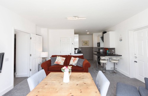 Cliftonville Apartment | Coral - 2 bedroom ground floor apartment near Margate beach