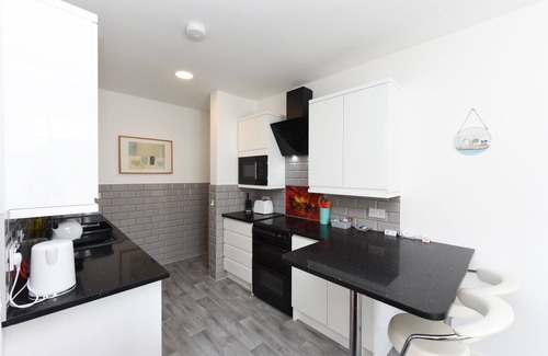 Cliftonville Apartment | Coral - 2 bedroom ground floor apartment near Margate beach