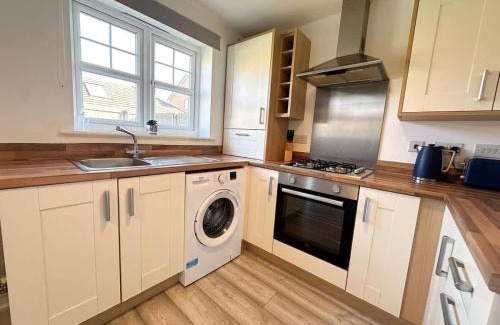 Thornaby On Tees House | Coral House by Blue Skies Stays