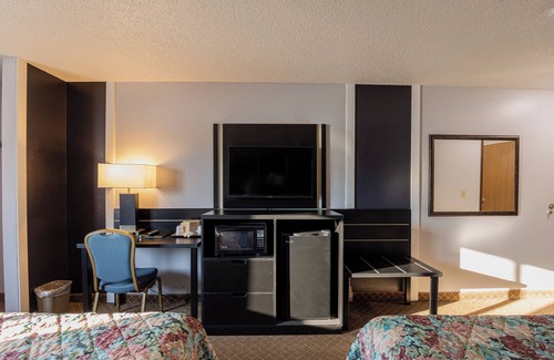 Hastings Hotel | Coratel Inn and Suites By Jasper Hastings - Standard 2 Queen Bed Non Smoking