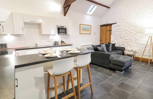 Talybont Cottage | CORNEL GLYD, pet friendly, luxury holiday cottage in Talybont