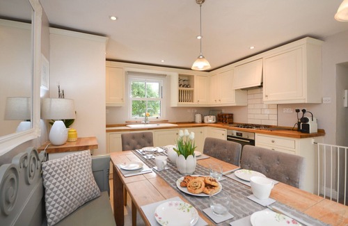 St. Columb Major House | Corner Cottage - Three Bedroom House, Sleeps 6
