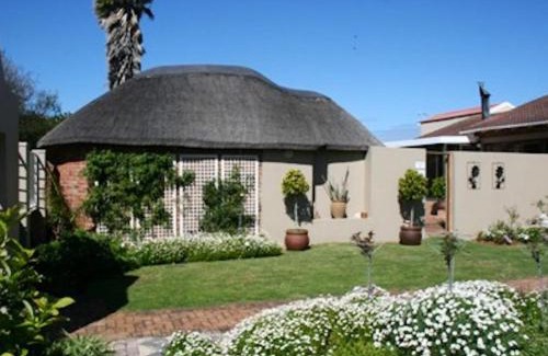 Summerstrand House | Corner House Accommodation