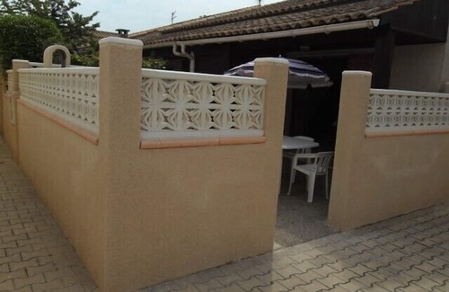 Portiragnes-Plage House | Corner house with 2 bedrooms, 5 persons, in a secured residence with pool, at only 400m from the.