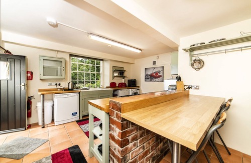 Llangollen House | Cornerstones, 16th Century Luxury Self Catering House overlooking the River Dee