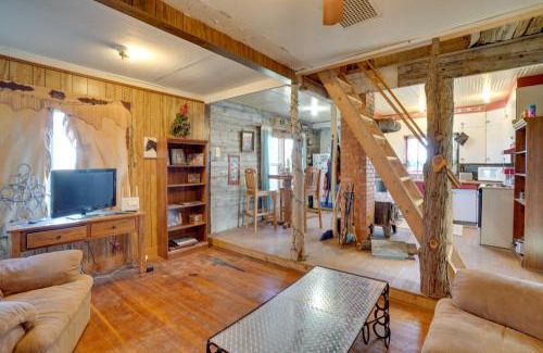 Lindsay House | Corral Creek Cow Camp Pet-Friendly Circle Cabin
