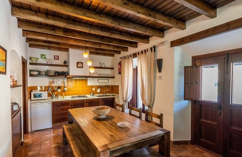Arroyomolinos de Leon Villa | Cortijo Los Bogonales Arroyomolinos de León by Ruralidays