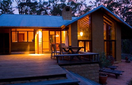 Broke Cottage | Corymbia Cottage Brokes Secluded Escape for max 4
