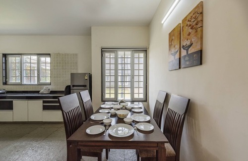 Paud Villa | CosmicStays GreyStone Villa Mountain View & Dam