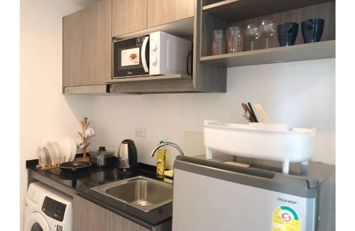 Mueang Samut Prakan District Condo | Cost-effective/450 meters from BTS /Sky Pool - Tambon Thepharak
