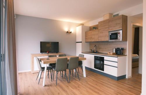 Zorzino Apartment | Costa blu - terrace overlooking the lake & pool