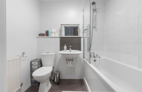 Finchley Apartment | Cosy 1-Bed Flat for 4 Ppl w Parking