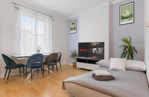 Finchley Apartment | Cosy 1-Bed Flat for 4 Ppl w Parking