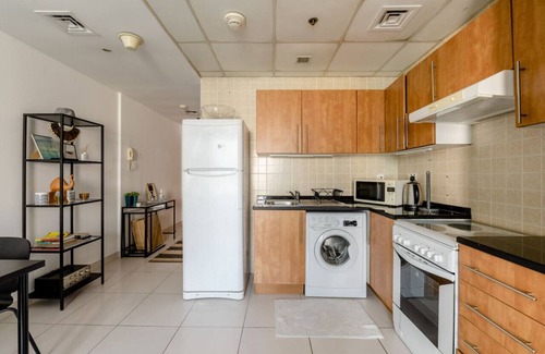 Jumeirah Lake Towers Apartment | Cosy 1 bedroom apartment with amazing Marina View.