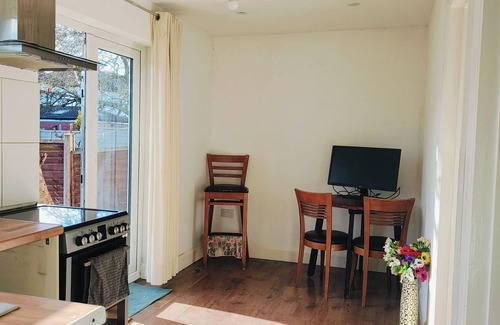 Queensbury Apartment | Cosy 2-Bed Studio with Amenities in London suburb