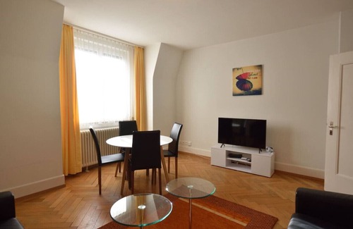 District 2 Apartment | Cosy 2-bedroom near lake (Stardust 31)