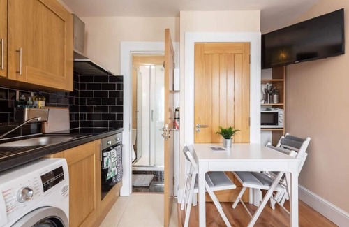 Rathmines Apartment | *COSY 2BED APARTMENT*FAST WIFI*&TV*TRENDY RANELAGH