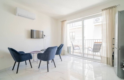 Xlendi Apartment | Cosy 2BR Apt w/private balcony in Xlendi