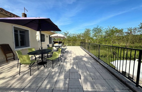 Allez-et-Cazeneuve Apartment | Cosy 3 bedrooms near bars and restaurants near medieval villages 5 min to Lot