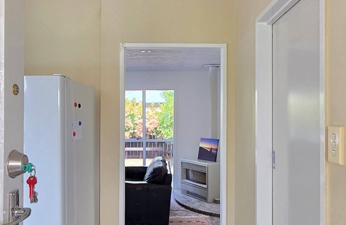 Kawaha Point House | Cosy 3-Bedroom, Pet-Friendly Home near Skyline, Canopy Tours or Zorb