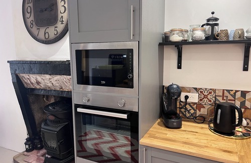 L'Isle-Jourdain House | Cosy and quirky 2bedrooms close to river, water sports, cafes.