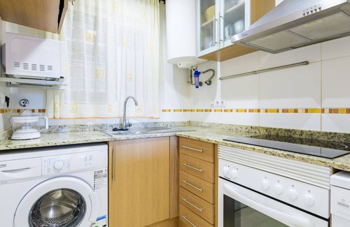 Cabanes Apartment | Cosy apartment for 4 guests with A/C, pool, TV, terrace, pets allowed and parking