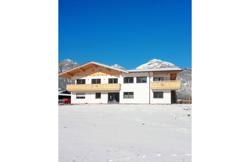 Strass im Zillertal Apartment | Cosy apartment for 4 people with WIFI, TV, balcony and parking