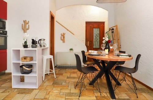 Bouveret Apartment | Cosy apartment for 2 guests with WIFI, TV, terrace, pets allowed, panoramic view and parking