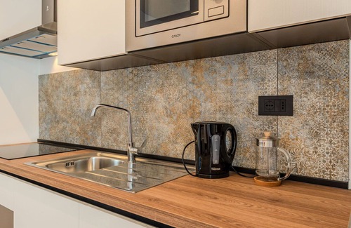 Verceia Apartment | Cosy apartment for 2 guests with A/C, WIFI, TV, balcony and parking