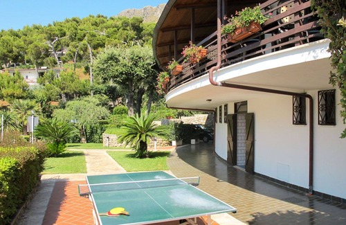 Sperlonga Apartment | Cosy apartment for 2 people with A/C, WIFI, pool, TV, pets allowed and parking