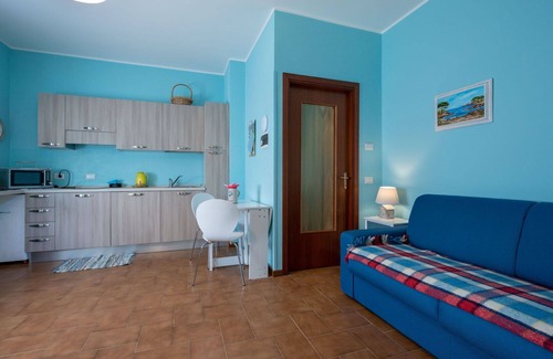 Omegna Apartment | Cosy apartment for 2 people with WIFI, TV, patio, pets allowed and parking