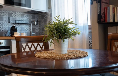 Pavia Apartment | Cosy apartment for 3 people with WIFI, A/C, TV, terrace, pets allowed and panoramic view