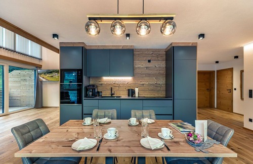 Solk Apartment | Cosy apartment for 4 people with WIFI, hot tub, TV, patio and parking