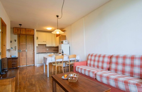Abetone Apartment | Cosy apartment for 4 guests with WIFI, TV, terrace, pets allowed and parking