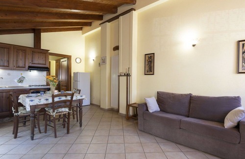 Borgo Apartment | Cosy apartment for 4 guests with WIFI, TV, patio, pets allowed, panoramic view and parking