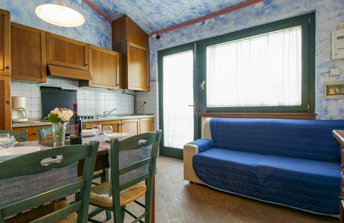 Vicopelago Apartment | Cosy apartment for 4 guests with pool, A/C, TV, patio, pets allowed, panoramic view and parking