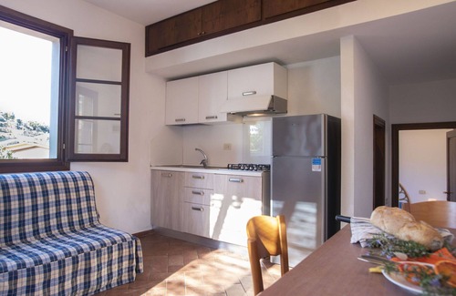 Patresi Apartment | Cosy apartment for 4 guests with WIFI, A/C, TV, terrace and parking