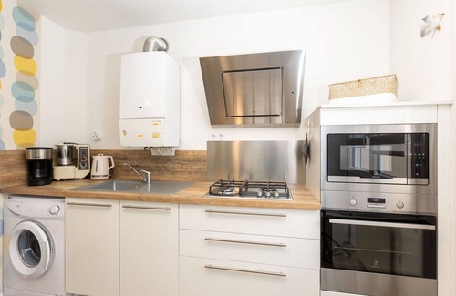 La Madeleine-Bellevue Apartment | Cosy apartment for 4 people with WIFI, TV, balcony, pets allowed and parking