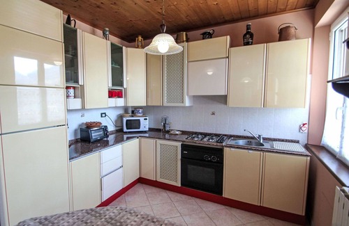 Aurano Apartment | Cosy apartment for 4 people with TV, terrace, pets allowed and parking