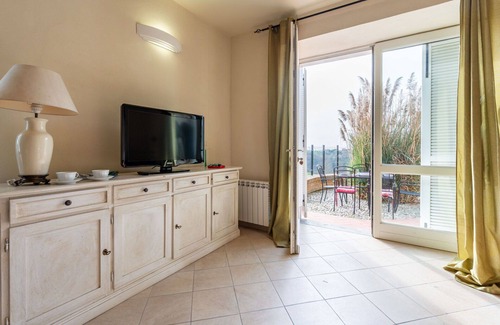 Fubine Apartment | Cosy apartment for 4 people with pool, WIFI, TV, terrace, pets allowed and parking