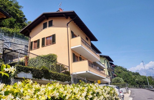 Aurogna Apartment | Cosy apartment for 5 people with WIFI, TV, terrace, pets allowed and parking